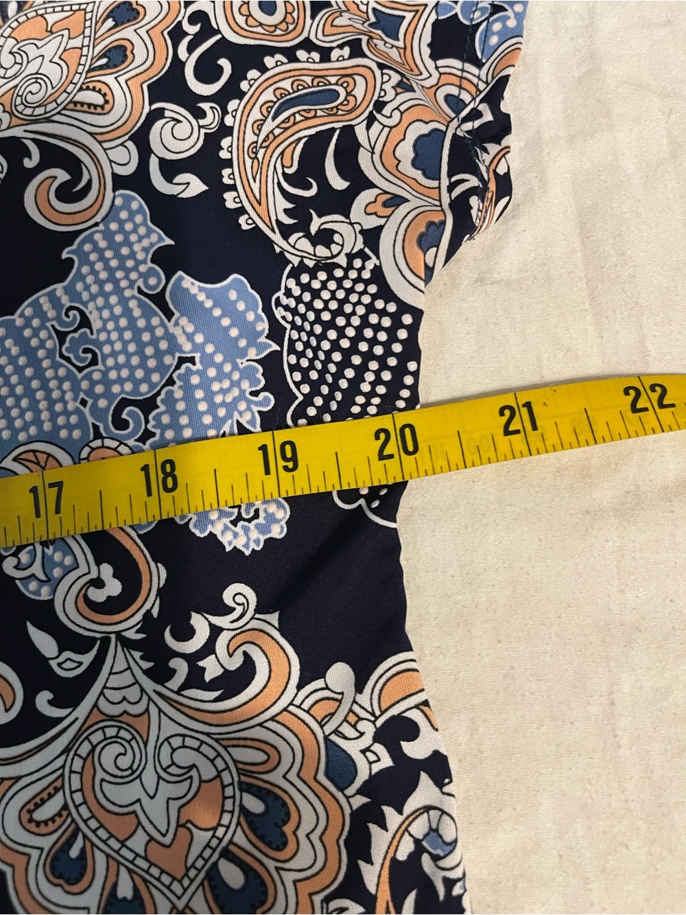 Women’s Navy Paisley Tie-Hem Short Sleeve Top - Picture 3 of 5